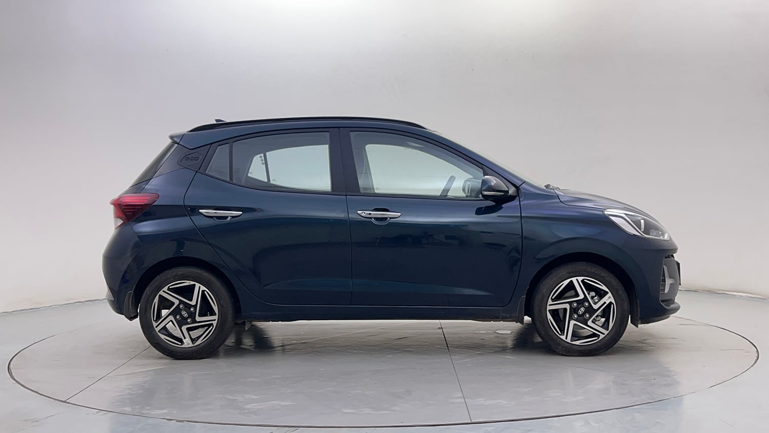 Used 2025 Hyundai Grand i10 Nios Sportz (O) 1.2 Kappa VTVT Petrol Manual exterior RIGHT SIDE VIEW