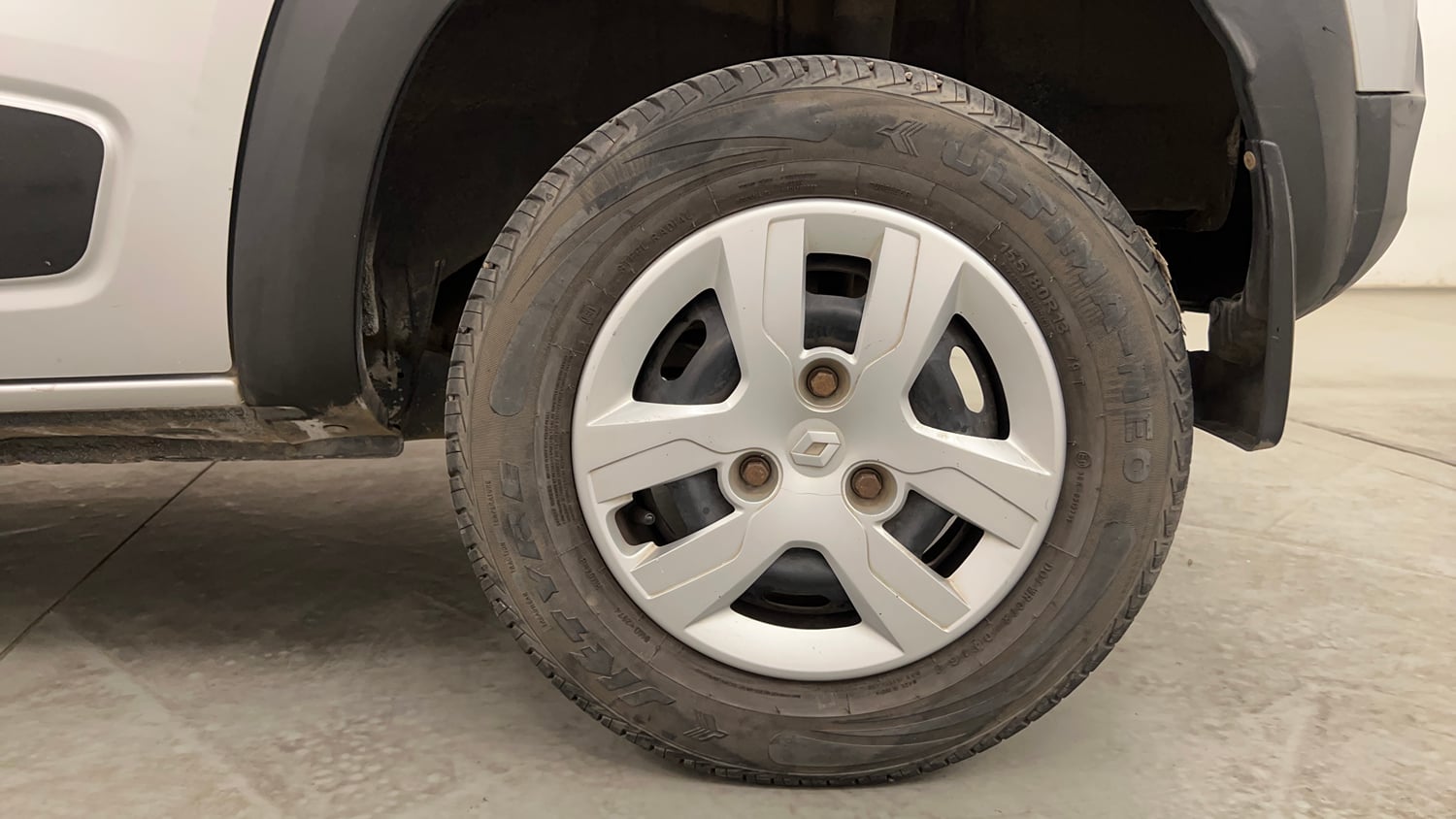Used 2016 Renault Kwid RXT Petrol Manual tyres LEFT REAR TYRE RIM VIEW