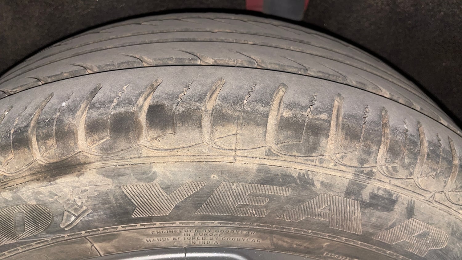 Used 2020 Ford EcoSport Titanium + 1.5L Ti-VCT AT Petrol Automatic tyres LEFT REAR TYRE TREAD VIEW
