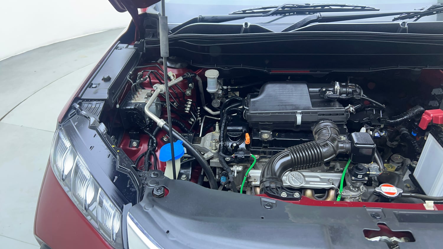 Used 2023 Maruti Suzuki Grand Vitara Alpha Dual Tone Smart Hybrid Petrol Manual engine ENGINE RIGHT SIDE VIEW