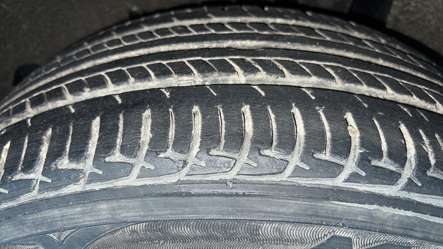 Used 2020 Maruti Suzuki Baleno Zeta Petrol Manual tyres LEFT REAR TYRE TREAD VIEW