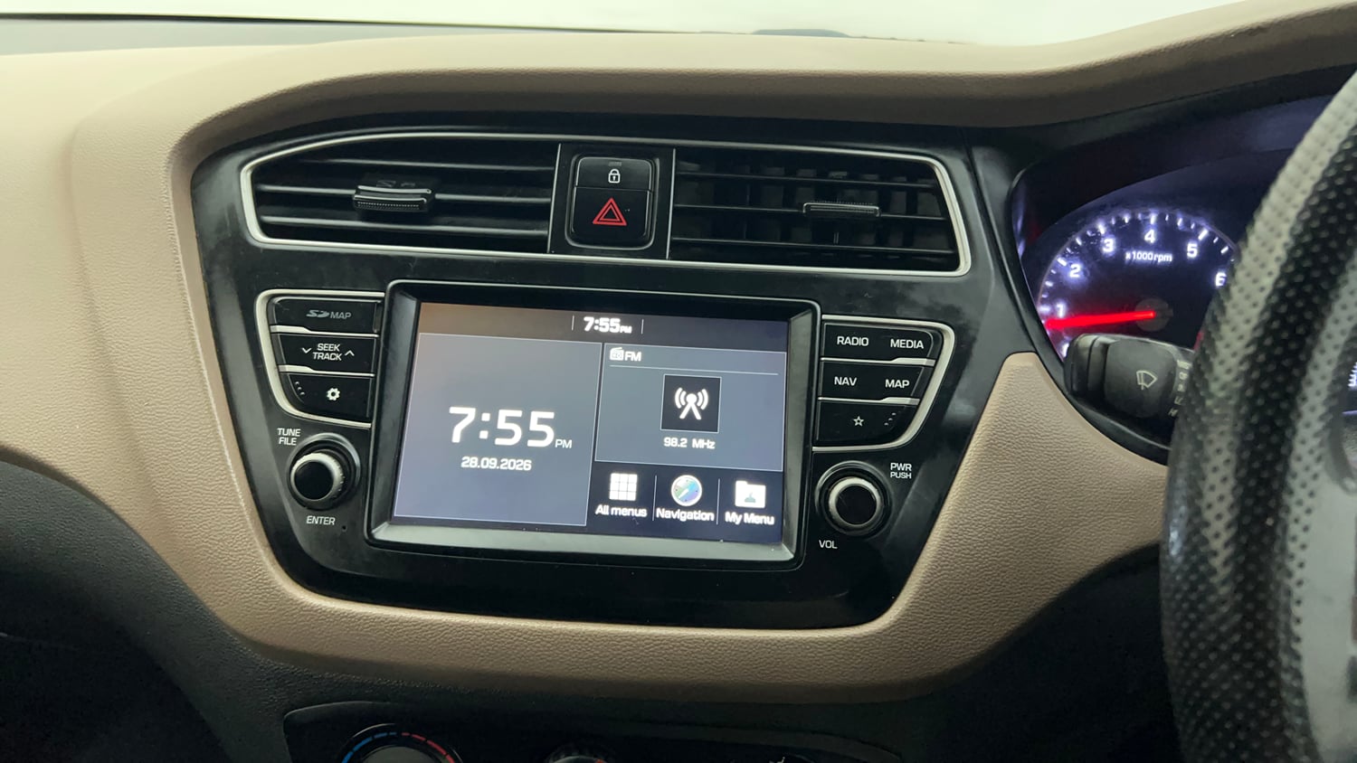 Used 2020 Hyundai Elite i20 Sportz Plus 1.2 Petrol Manual interior MUSIC SYSTEM & AC CONTROL VIEW
