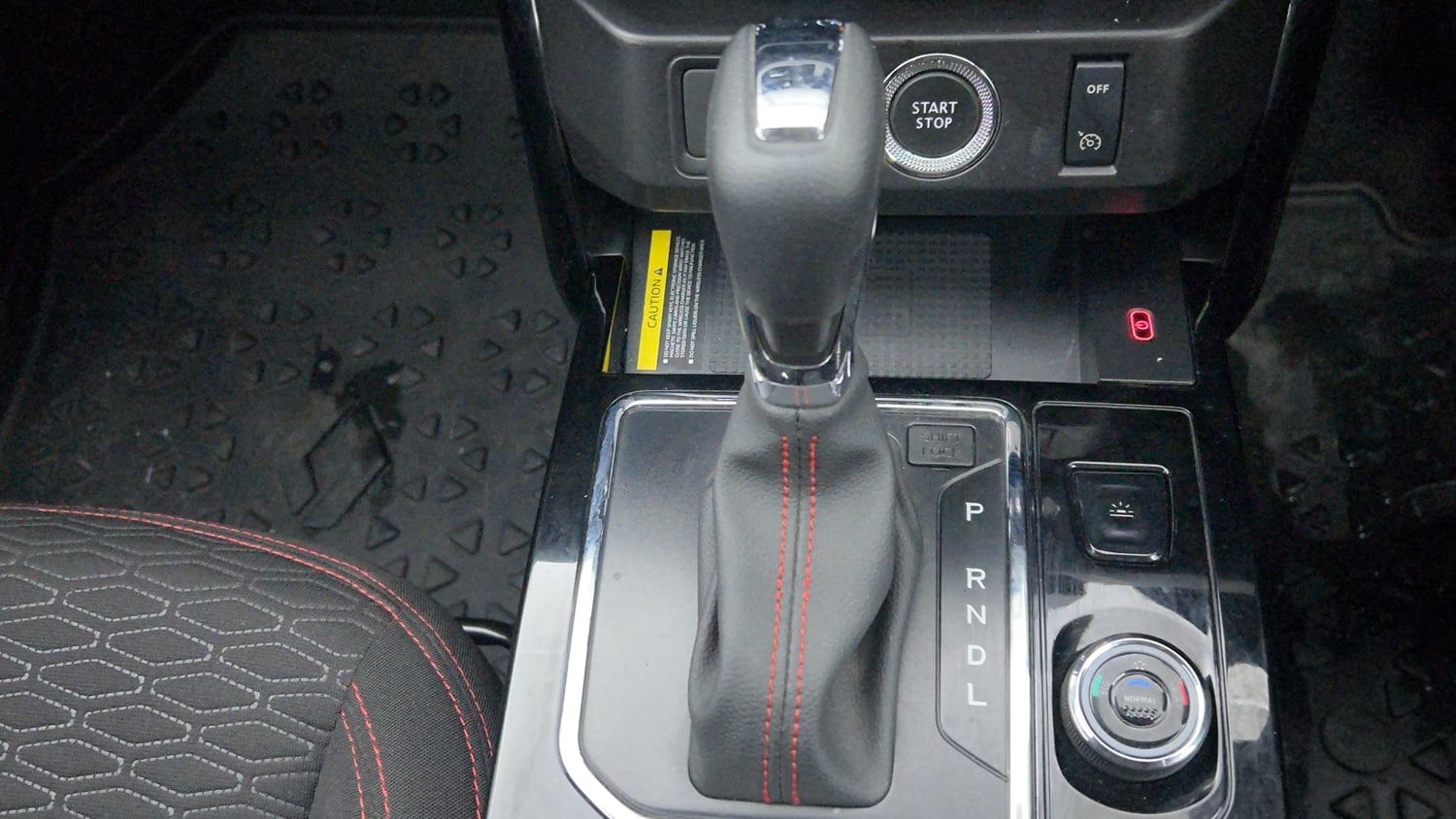 Used 2023 Renault Kiger RXZ Turbo CVT Petrol Automatic interior GEAR  KNOB VIEW
