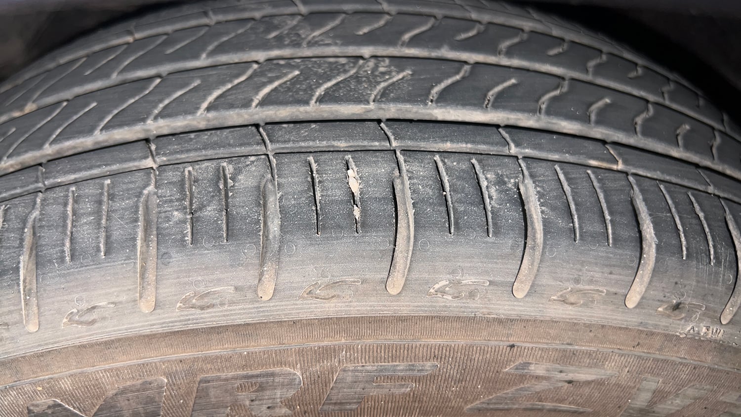Used 2025 Hyundai Grand i10 Nios Sportz (O) 1.2 Kappa VTVT Petrol Manual tyres LEFT FRONT TYRE TREAD VIEW