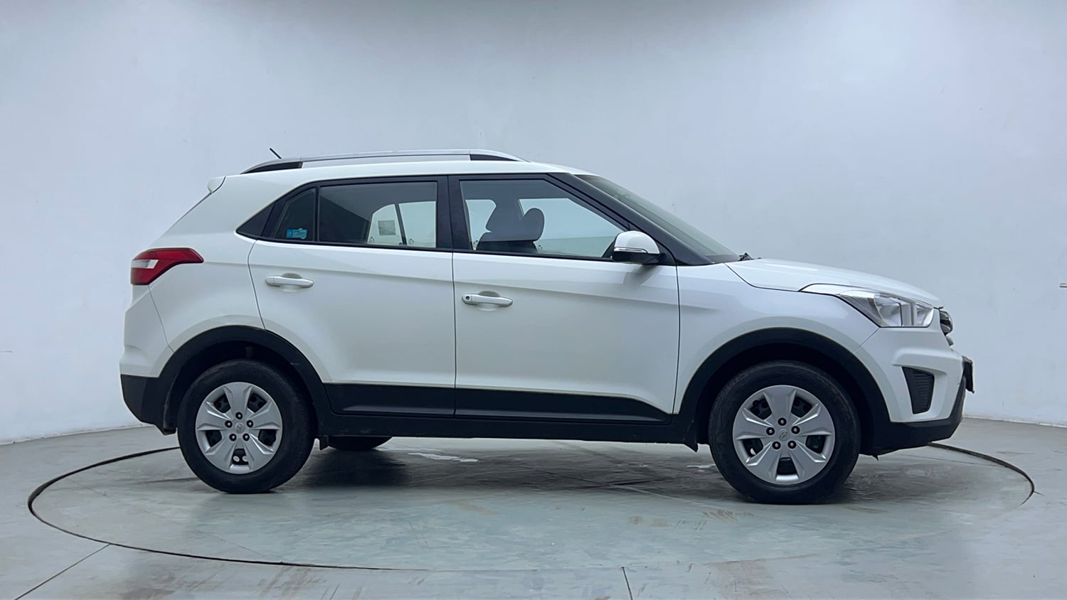 Used 2017 Hyundai Creta 1.6 E Plus Petrol Petrol Manual exterior RIGHT SIDE VIEW