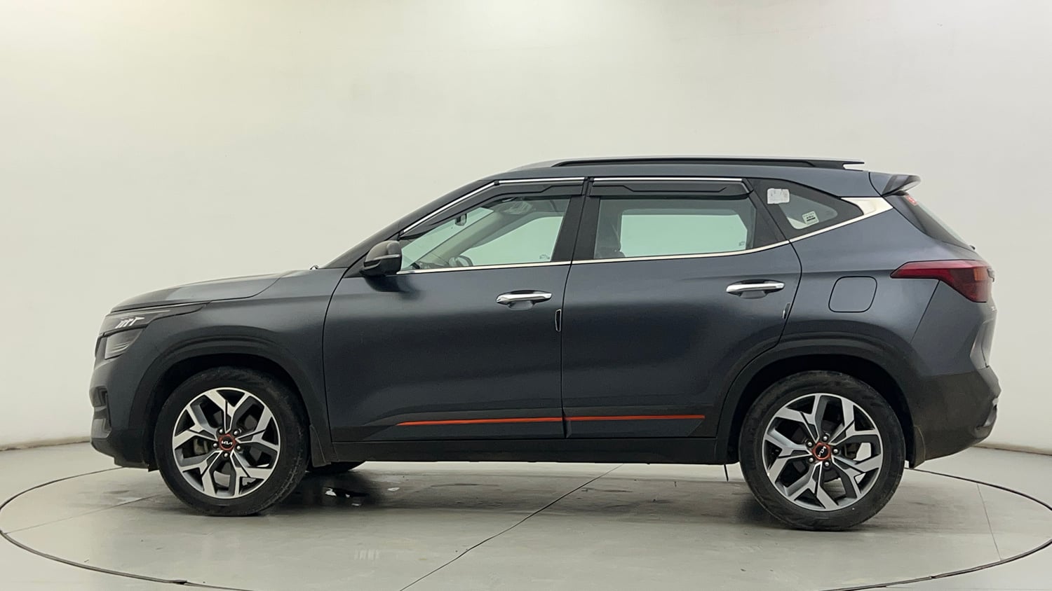 Used 2022 Kia Seltos X Line 1.4 DCT Petrol Automatic exterior LEFT SIDE VIEW