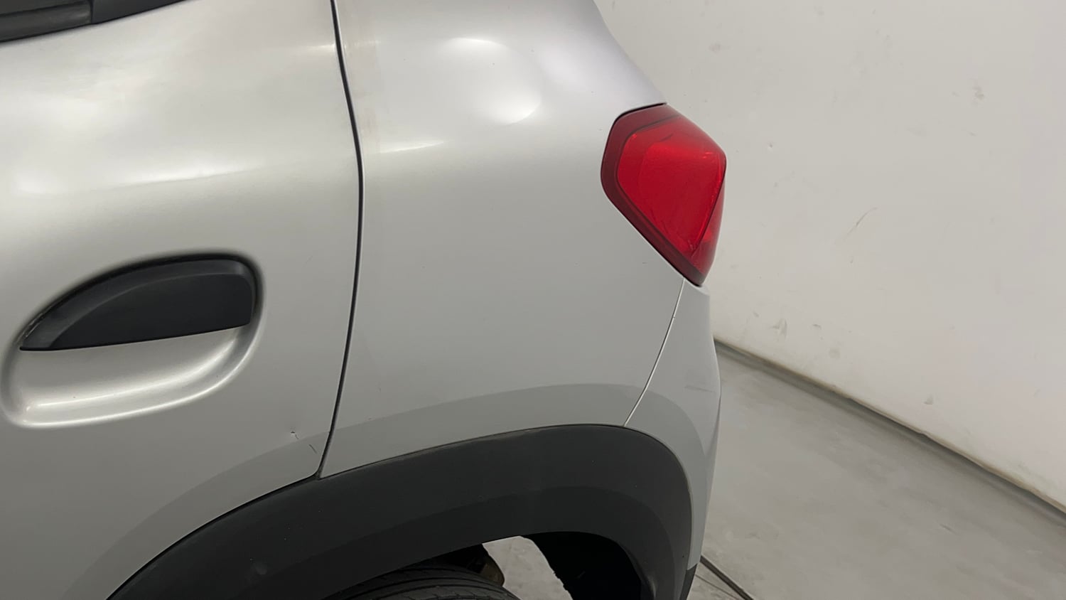 Used 2016 Renault Kwid RXT Petrol Manual dents MINOR DENT