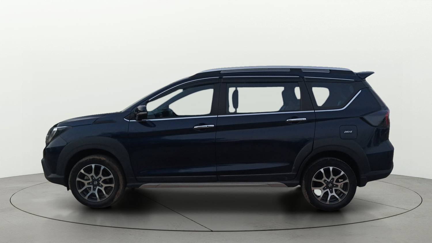 Used 2024 Maruti Suzuki XL6 Zeta MT Petrol Petrol Manual exterior LEFT SIDE VIEW