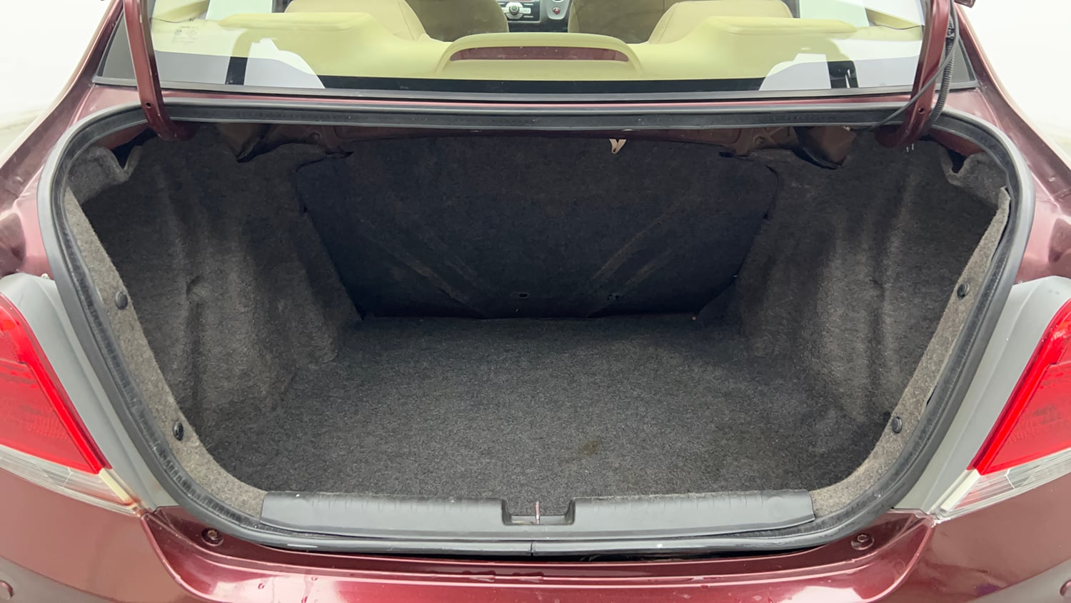 Used 2013 Honda Amaze 1.2 S i-VTEC Petrol Manual interior DICKY INSIDE VIEW