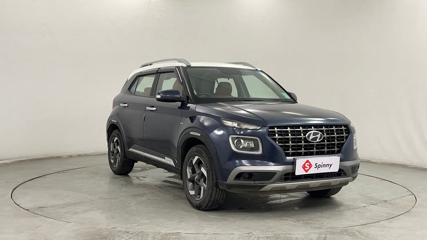 Used 2021 Hyundai Venue SX Plus 1.0 Turbo DCT Petrol Automatic exterior RIGHT FRONT CORNER VIEW