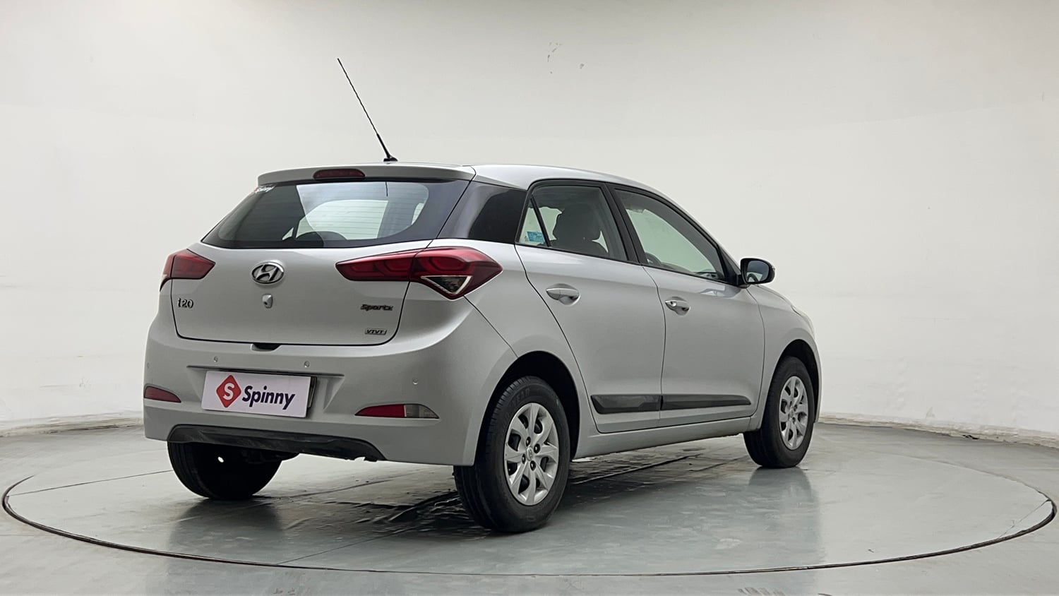 Used 2016 Hyundai Elite i20 Sportz 1.2 Petrol Manual exterior RIGHT REAR CORNER VIEW