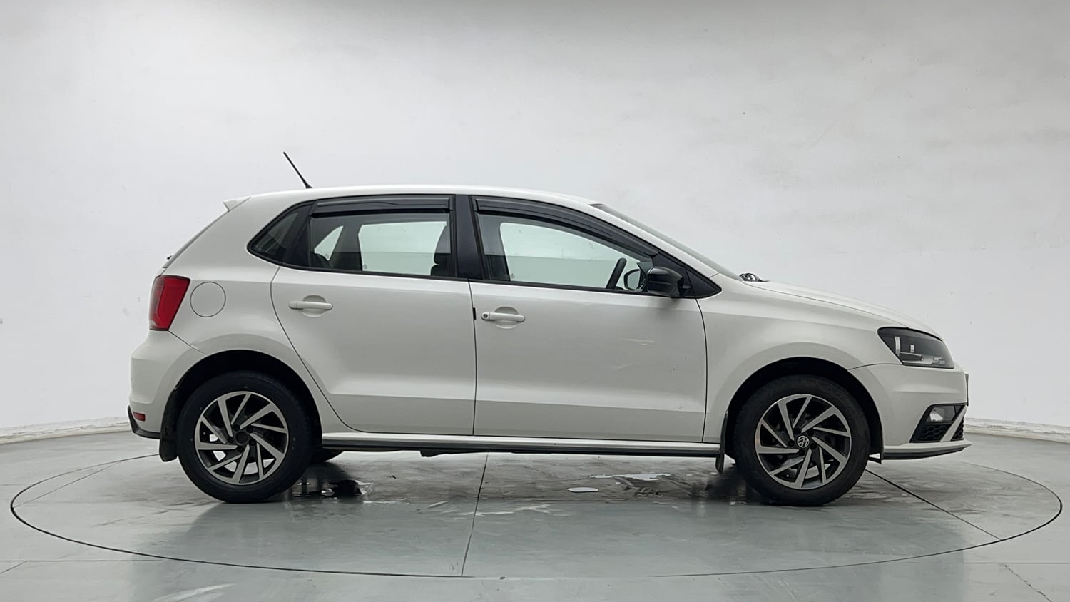 Used 2022 Volkswagen Polo Comfortline 1.0L MPI Petrol Manual exterior RIGHT SIDE VIEW