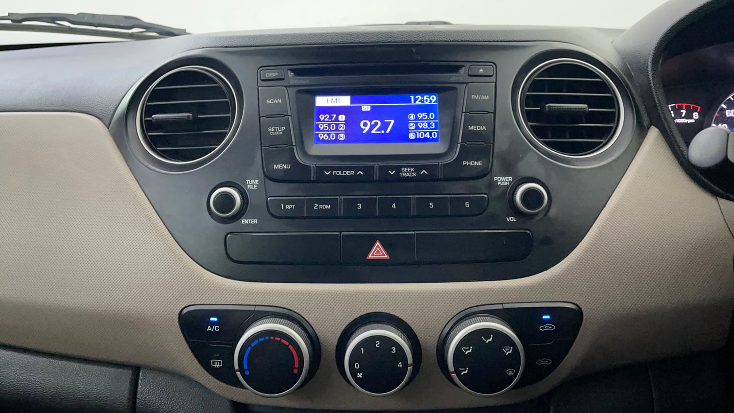 Used 2016 Hyundai Grand i10 Asta 1.2 Kappa VTVT Petrol Manual interior MUSIC SYSTEM & AC CONTROL VIEW