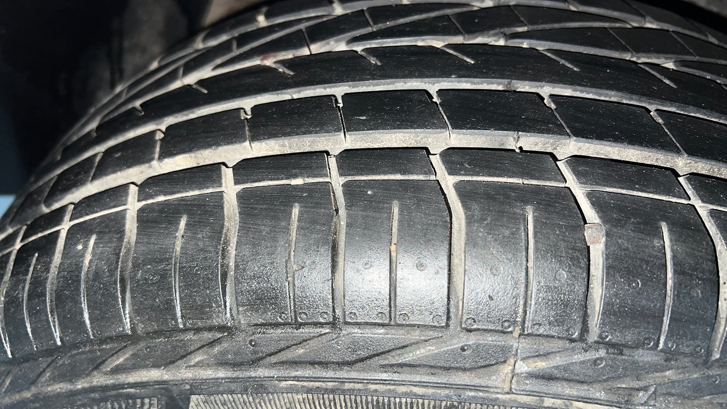 Used 2022 Tata Nexon XZA Plus (HS) Petrol Automatic tyres RIGHT REAR TYRE TREAD VIEW