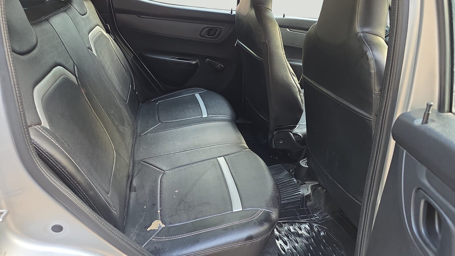 Used 2020 Renault Kwid RXL Petrol Manual interior RIGHT SIDE REAR DOOR CABIN VIEW