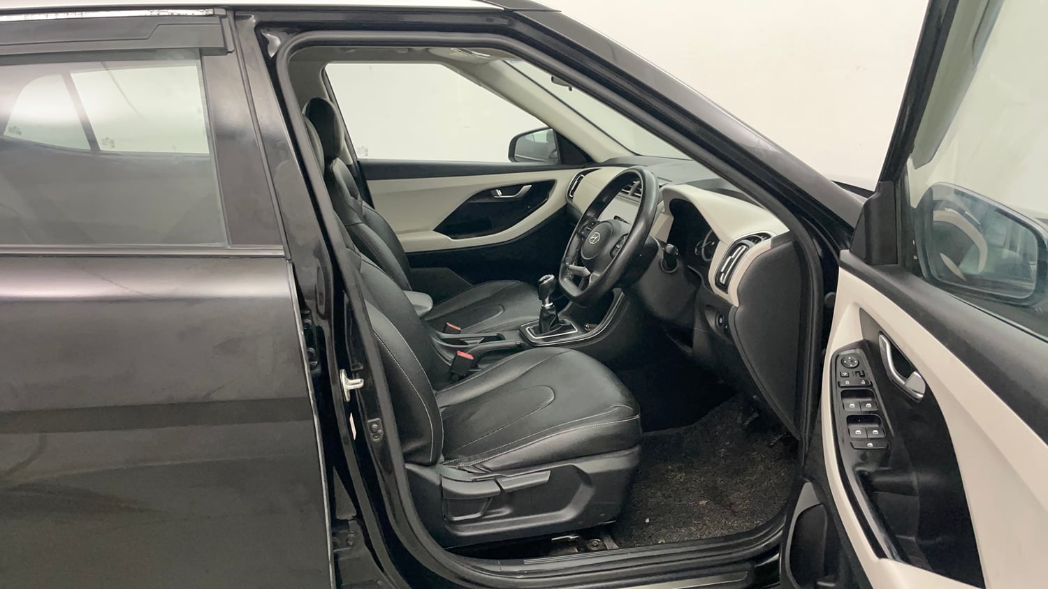 Used 2021 Hyundai Creta SX 1.5 Petrol Executive Petrol Manual interior RIGHT SIDE FRONT DOOR CABIN VIEW