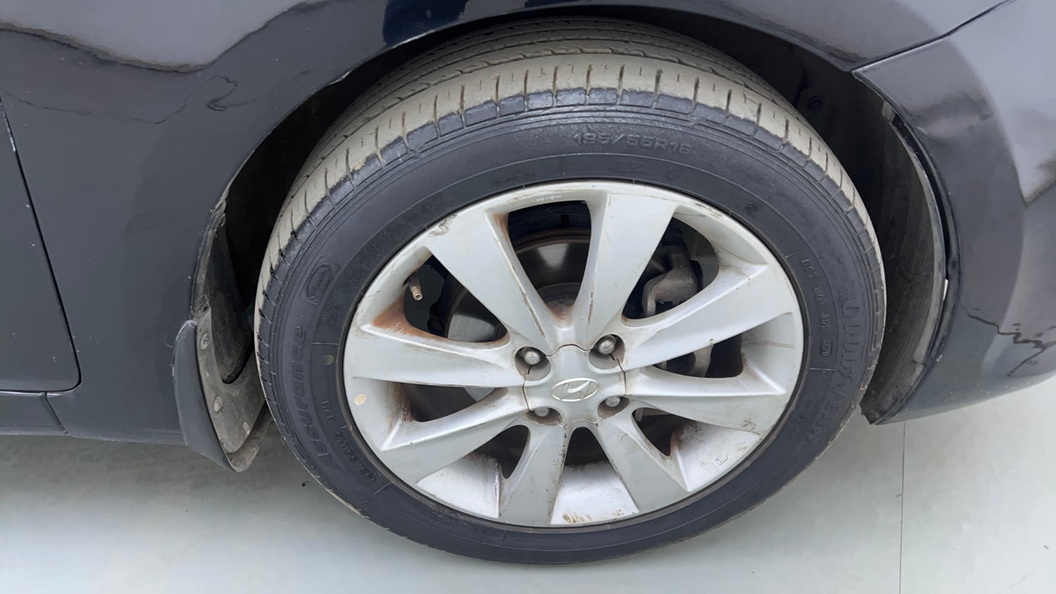 Used 2013 Hyundai Verna Fluidic 1.6 VTVT SX Petrol Manual tyres RIGHT FRONT TYRE RIM VIEW