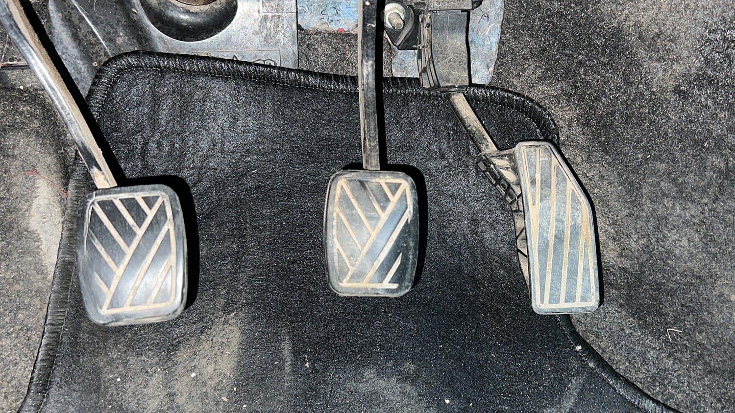 Used 2022 Maruti Suzuki Swift VXi Petrol Manual interior PEDALS VIEW