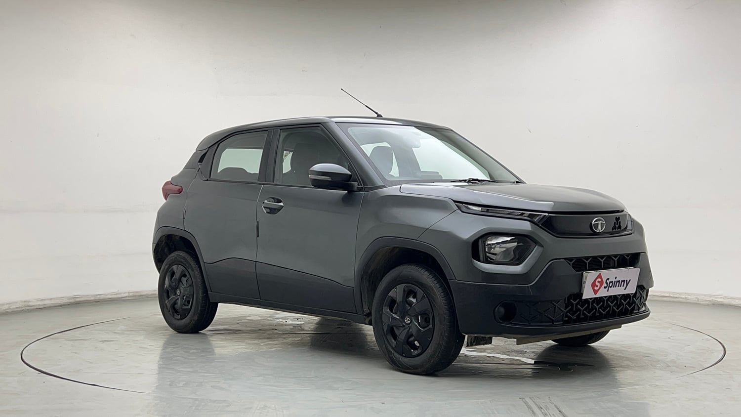 Used 2023 Tata Punch Adventure MT Petrol Manual exterior RIGHT FRONT CORNER VIEW