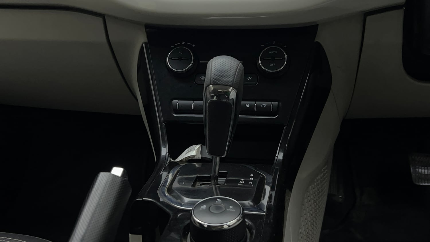 Used 2021 Tata Nexon XZA Plus Diesel Diesel Automatic interior GEAR  KNOB VIEW