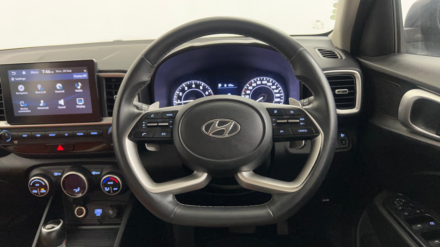 Used 2021 Hyundai Venue SX Plus 1.0 Turbo DCT Petrol Automatic interior STEERING VIEW