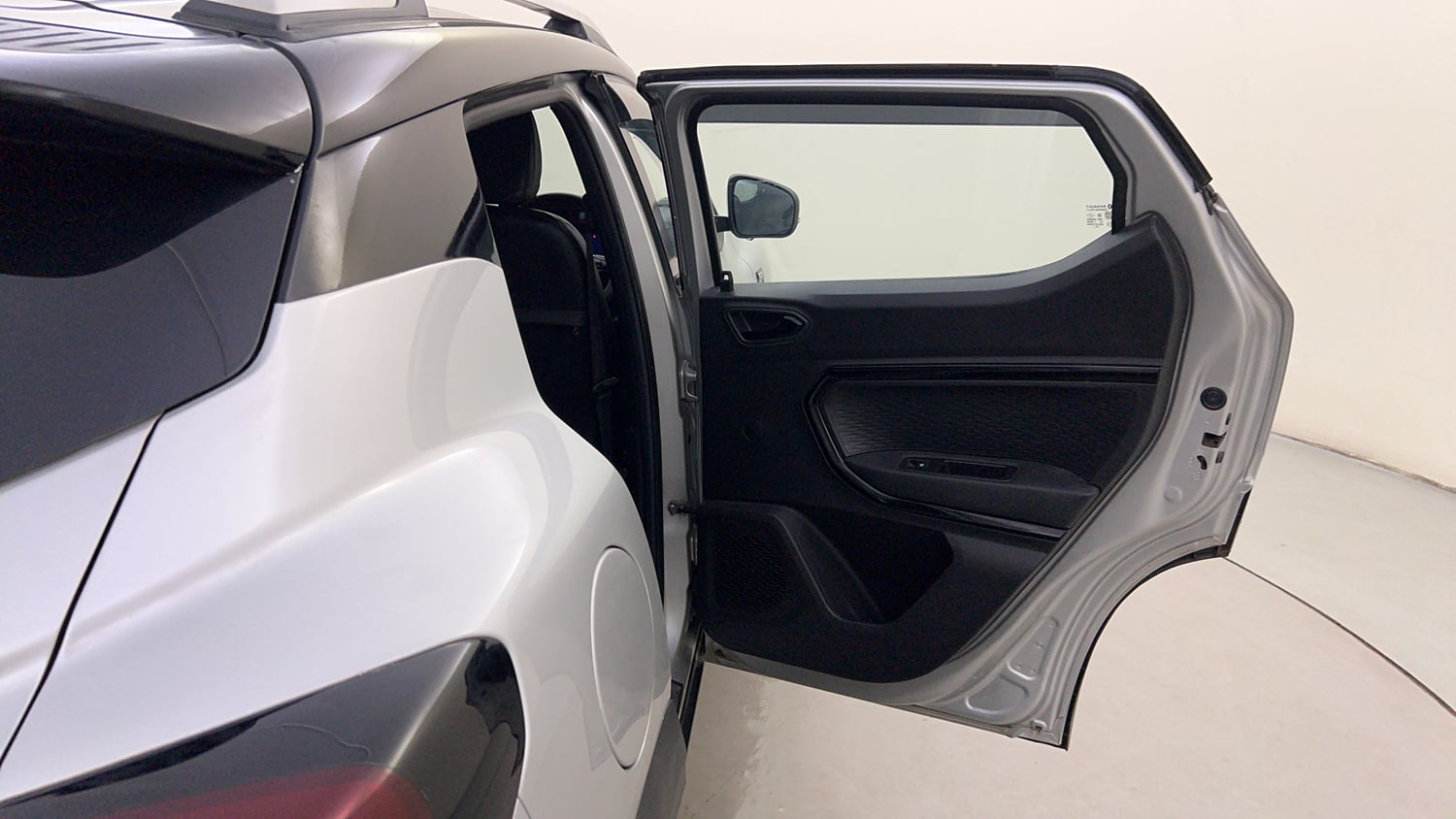 Used 2022 Renault Kiger RXZ Turbo MT Dual Tone Petrol Manual interior RIGHT REAR DOOR OPEN VIEW