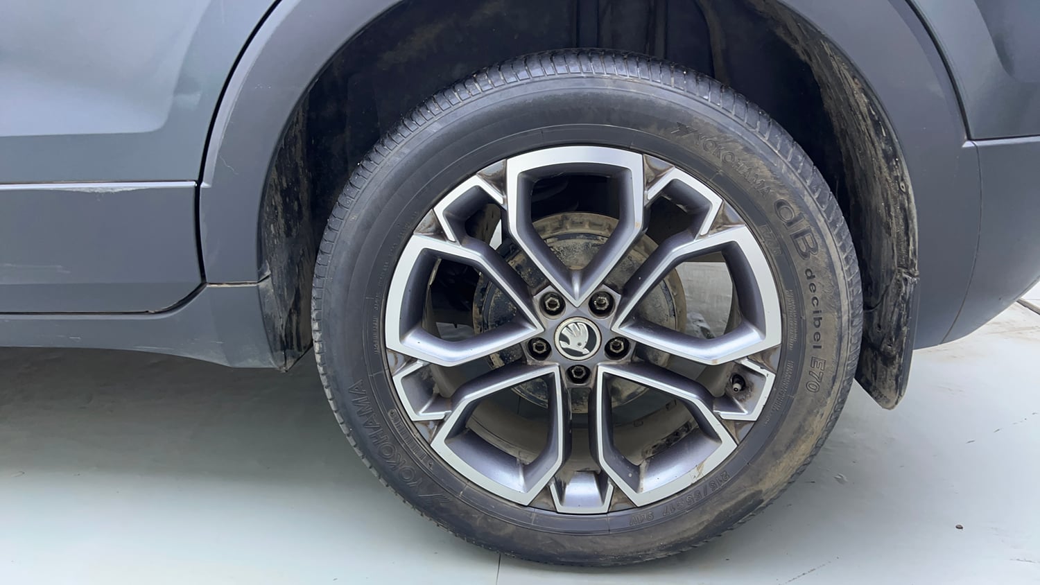 Used 2022 Skoda Kushaq Style 1.5L TSI DSG (6 Airbags) Petrol Automatic tyres LEFT REAR TYRE RIM VIEW