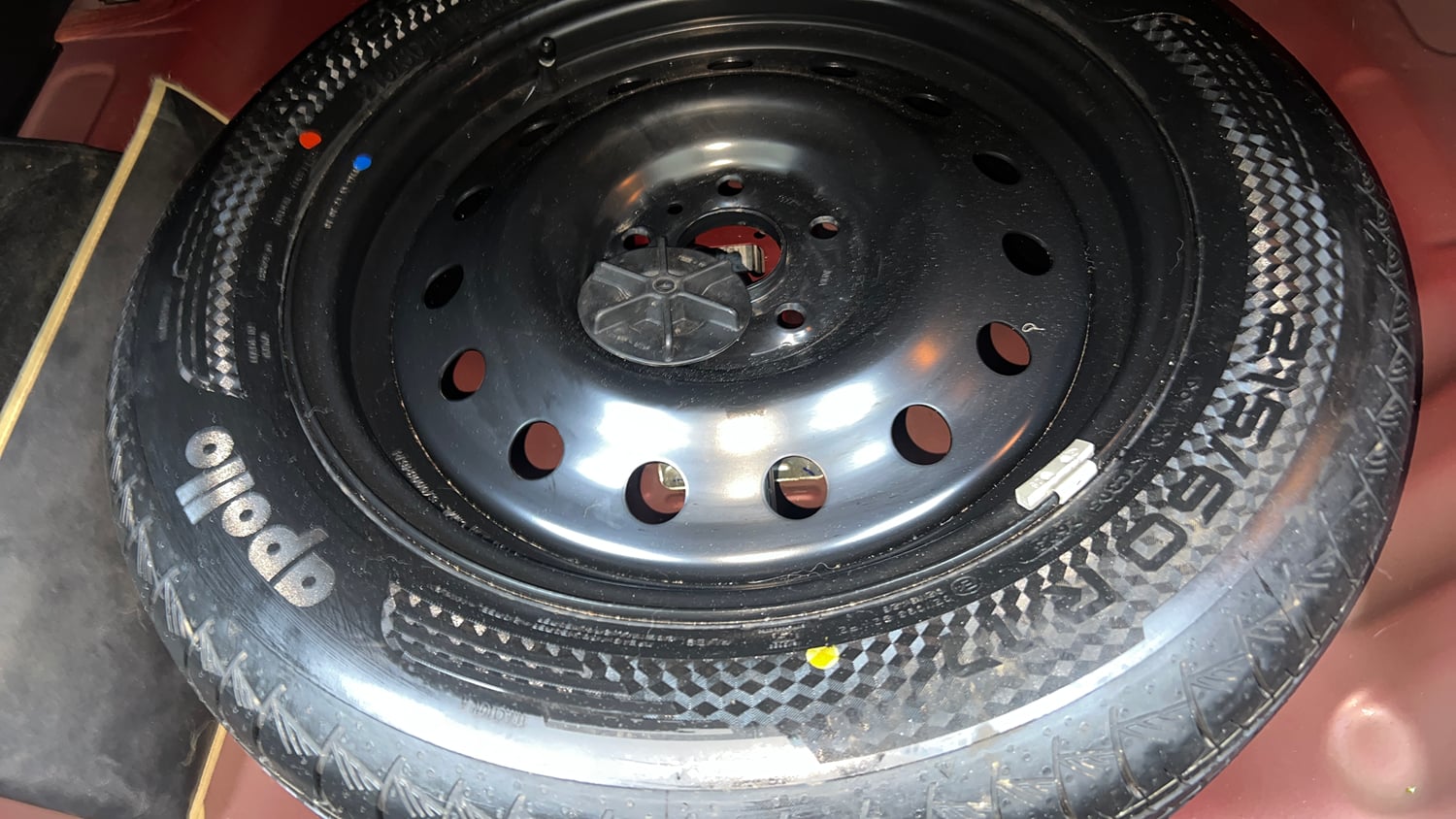 Used 2023 Maruti Suzuki Grand Vitara Alpha Dual Tone Smart Hybrid Petrol Manual tyres SPARE TYRE VIEW