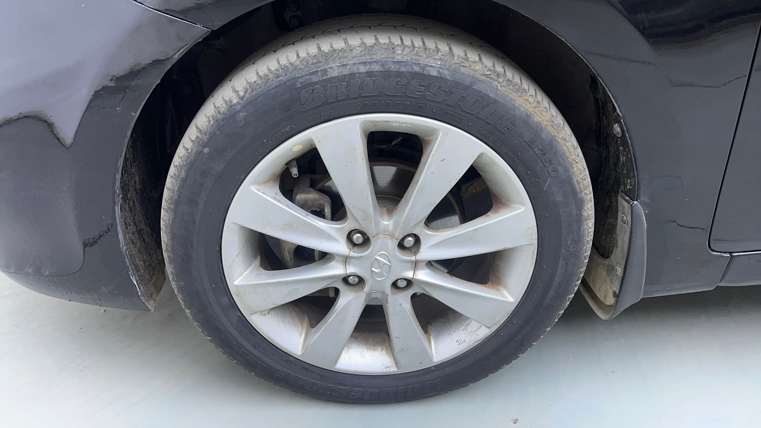Used 2013 Hyundai Verna Fluidic 1.6 VTVT SX Petrol Manual tyres LEFT FRONT TYRE RIM VIEW