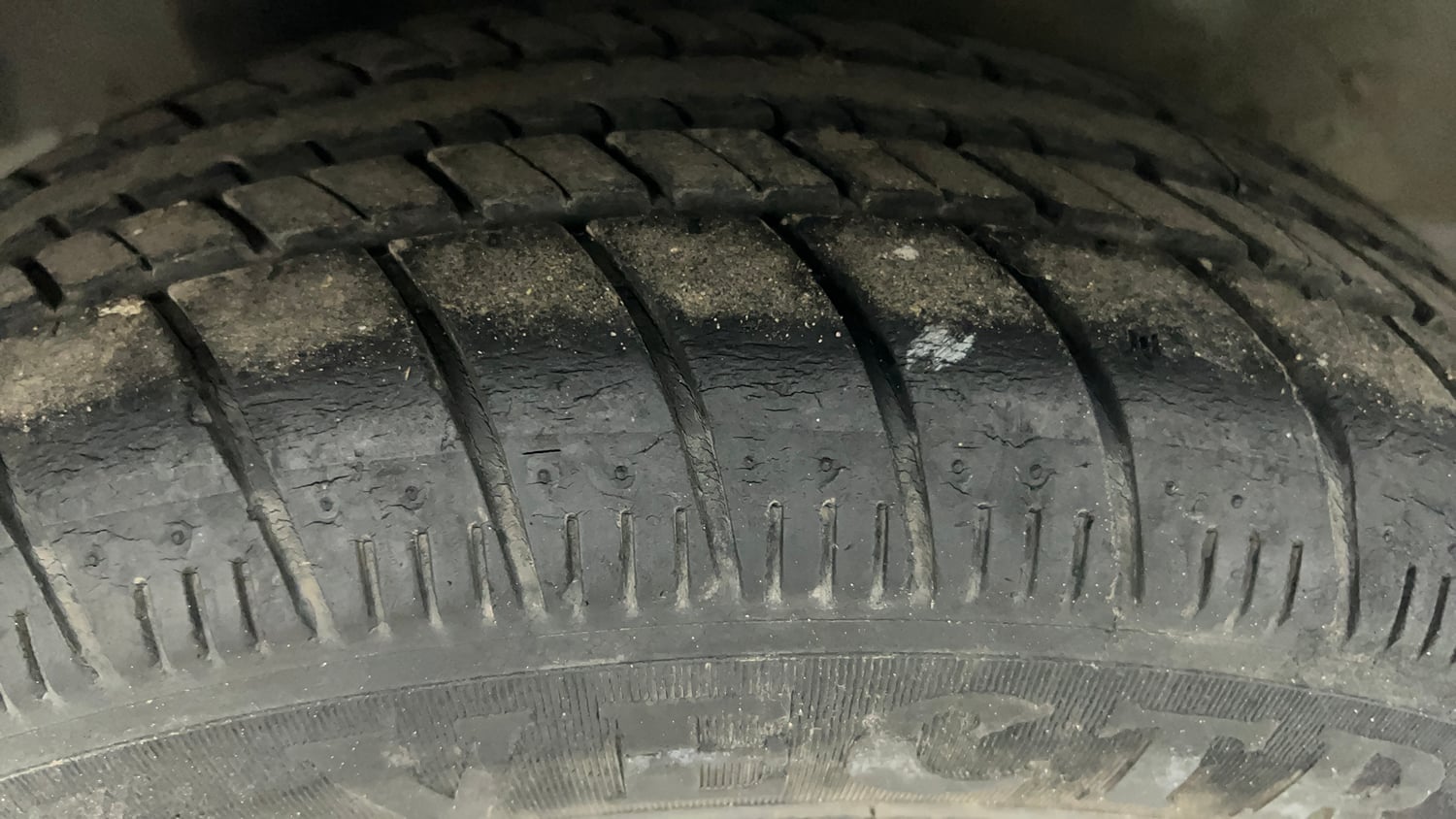 Used 2016 Honda Amaze 1.2 S i-VTEC Petrol Manual tyres RIGHT REAR TYRE TREAD VIEW
