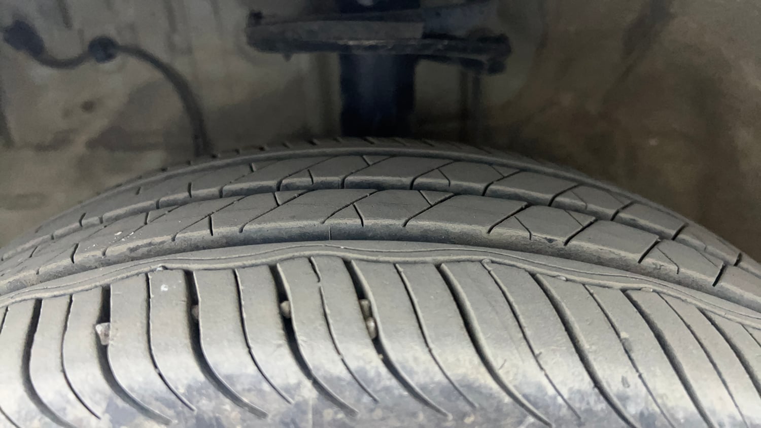 Used 2018 Toyota Etios Liva VXD Diesel Manual tyres LEFT FRONT TYRE TREAD VIEW