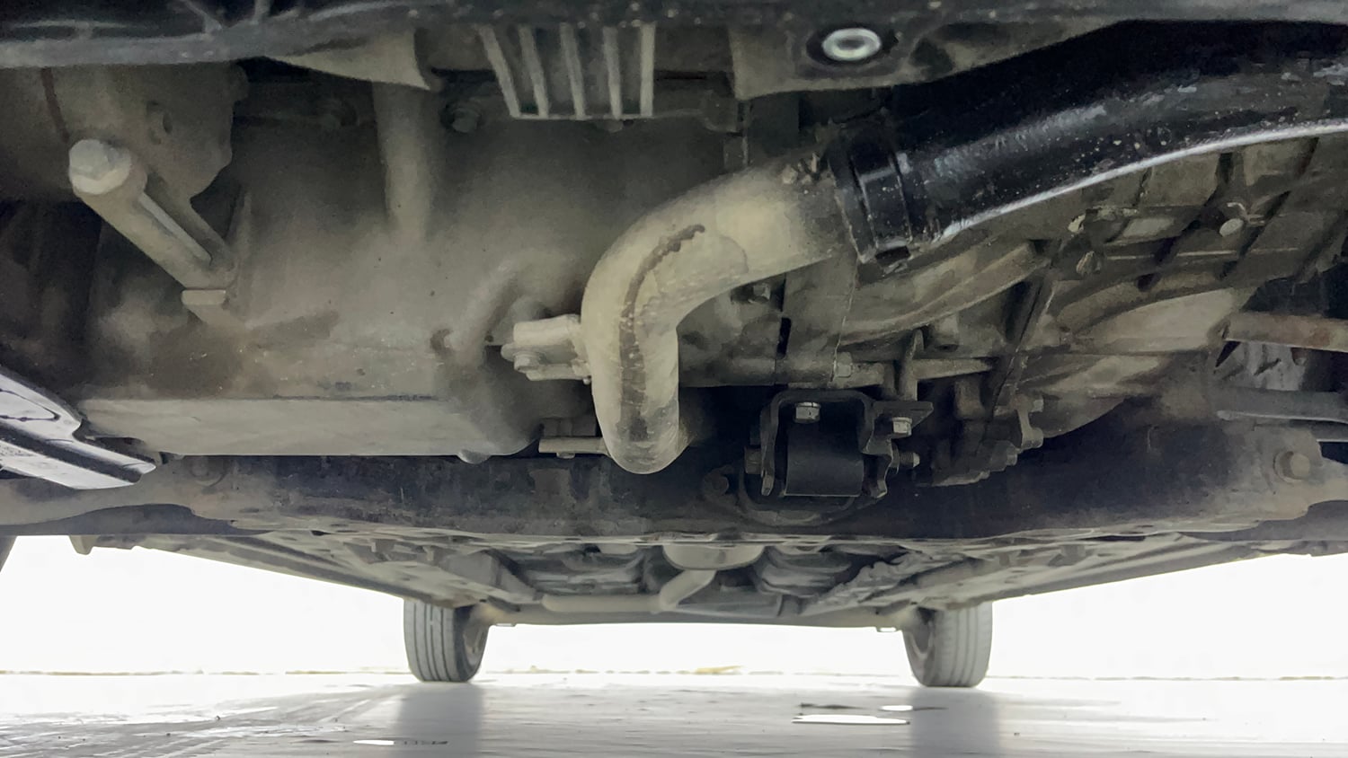 Used 2016 Hyundai Xcent SX 1.1 CRDi Diesel Manual extra FRONT LEFT UNDERBODY VIEW