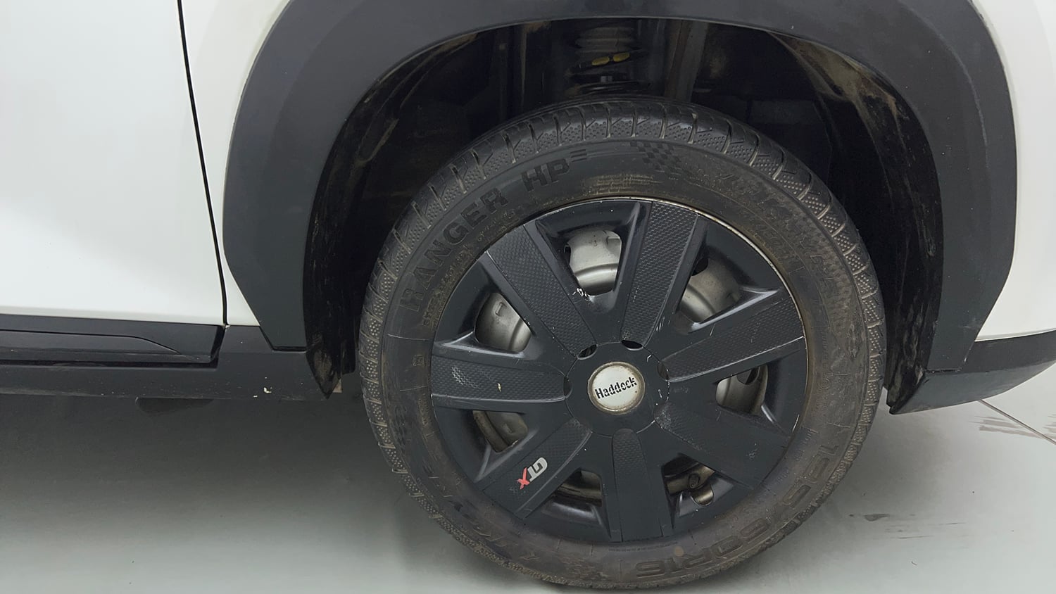 Used 2023 Nissan Magnite XE Petrol Manual tyres RIGHT FRONT TYRE RIM VIEW