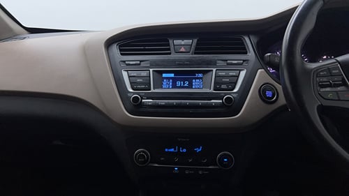 Used 2016 Hyundai Elite i20 Asta 1.2 Petrol Manual top_features Integrated (in-dash) music system