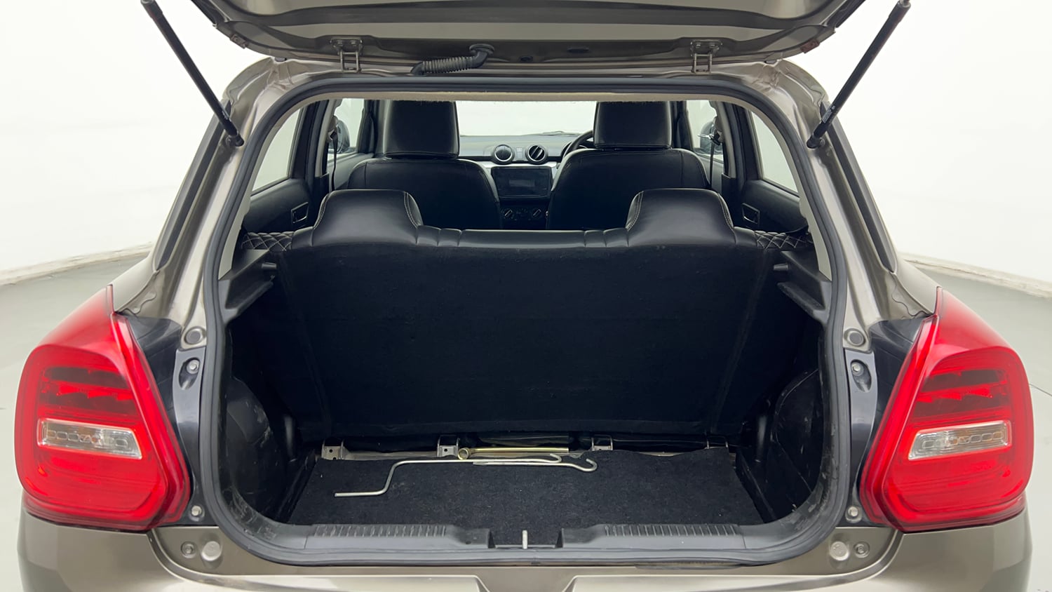 Used 2022 Maruti Suzuki Swift VXi Petrol Manual interior DICKY INSIDE VIEW