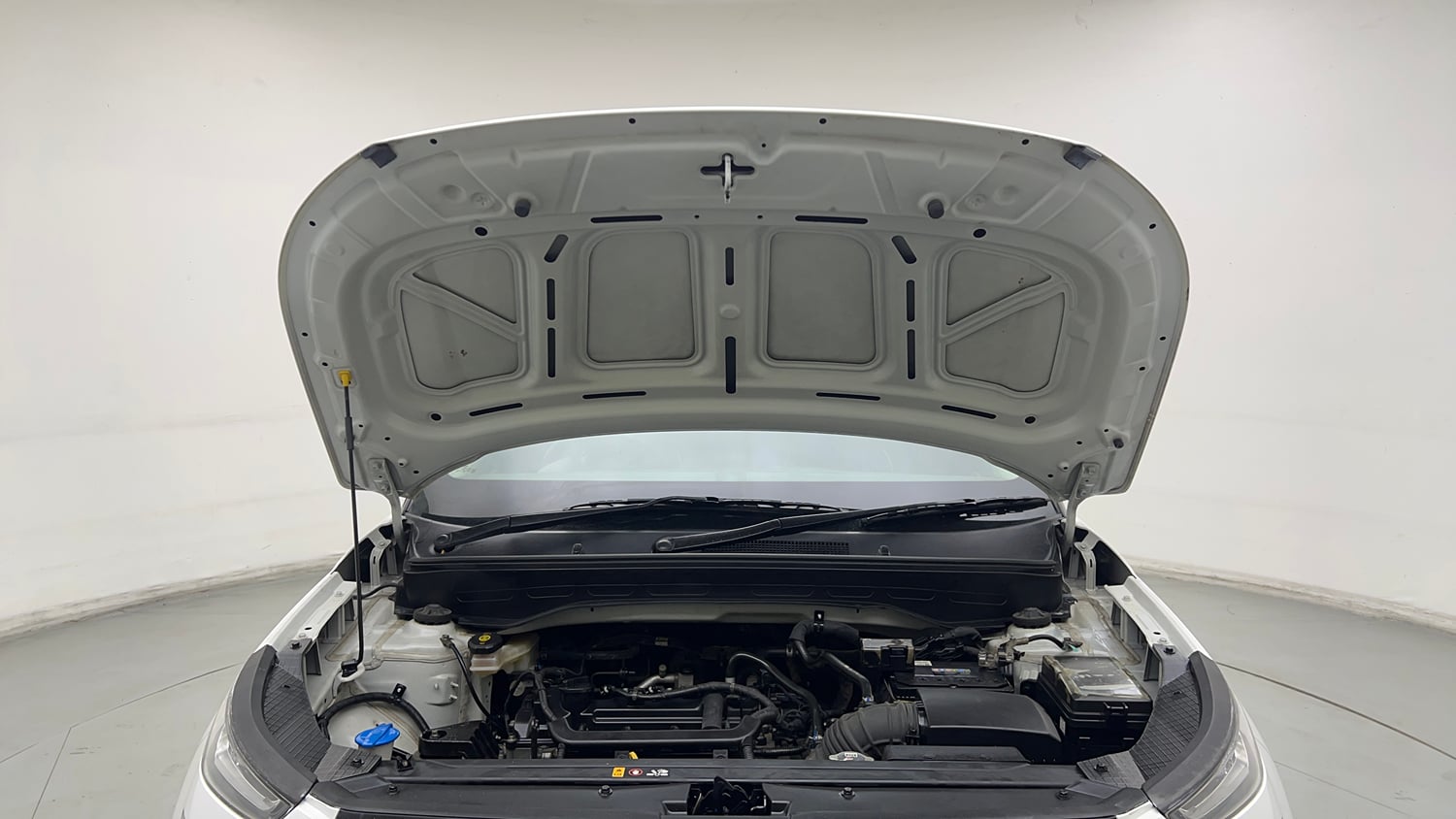 Used 2022 Hyundai Venue S 1.2 Petrol Petrol Manual engine ENGINE & BONNET OPEN FRONT VIEW