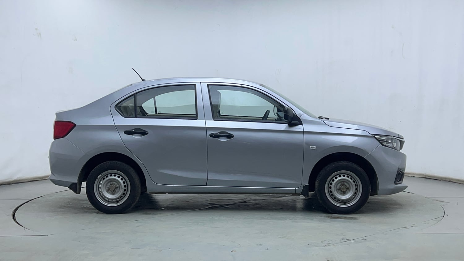 Used 2018 Honda Amaze 1.2 E MT Petrol Petrol Manual exterior RIGHT SIDE VIEW