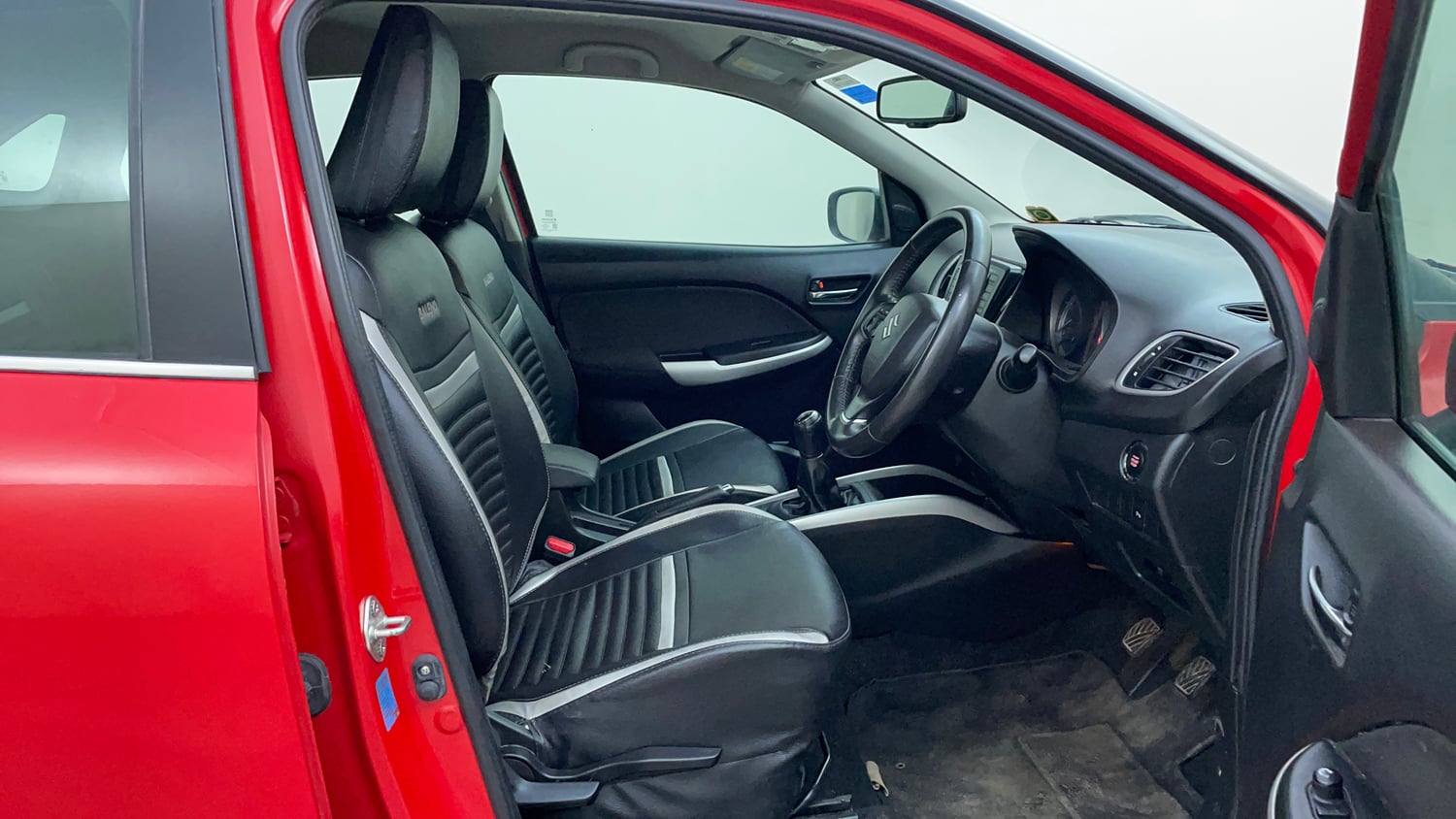 Used 2017 Maruti Suzuki Baleno Zeta 1.2 Petrol Manual interior RIGHT SIDE FRONT DOOR CABIN VIEW