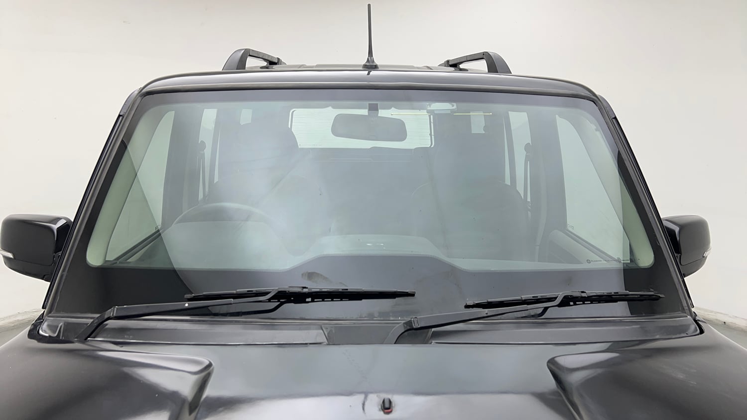 Used 2022 Mahindra Scorpio S9 Diesel Manual exterior FRONT WINDSHIELD VIEW