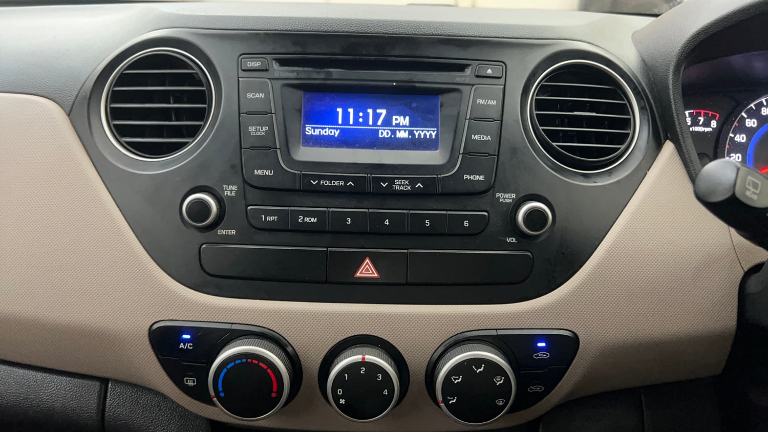 Used 2015 Hyundai Grand i10 Asta AT 1.2 Kappa VTVT Petrol Automatic top_features Integrated (in-dash) music system