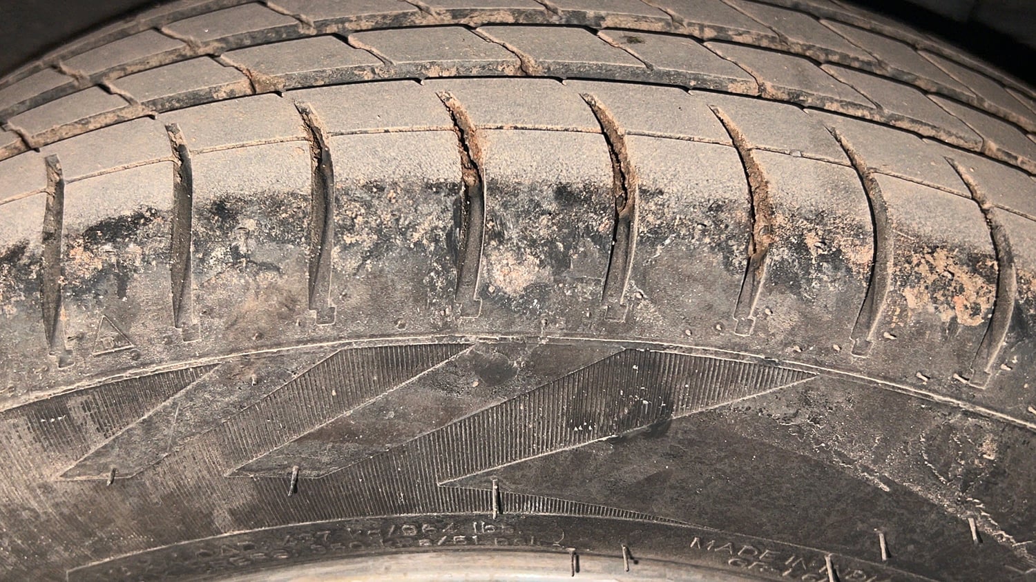 Used 2019 Hyundai Xcent SX Petrol Manual tyres LEFT REAR TYRE TREAD VIEW