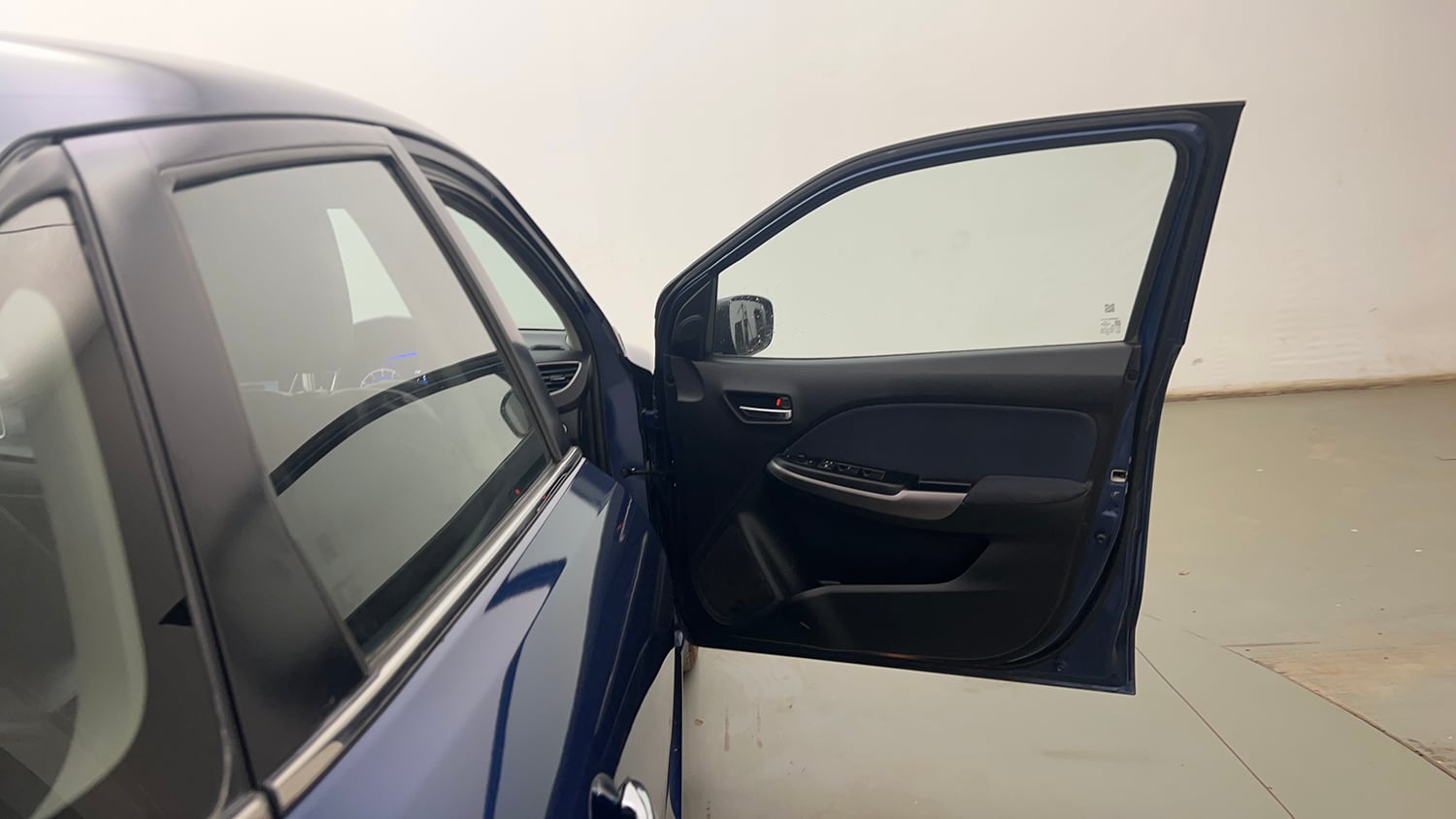 Used 2019 Maruti Suzuki Baleno Zeta 1.2 Petrol Manual interior RIGHT FRONT DOOR OPEN VIEW