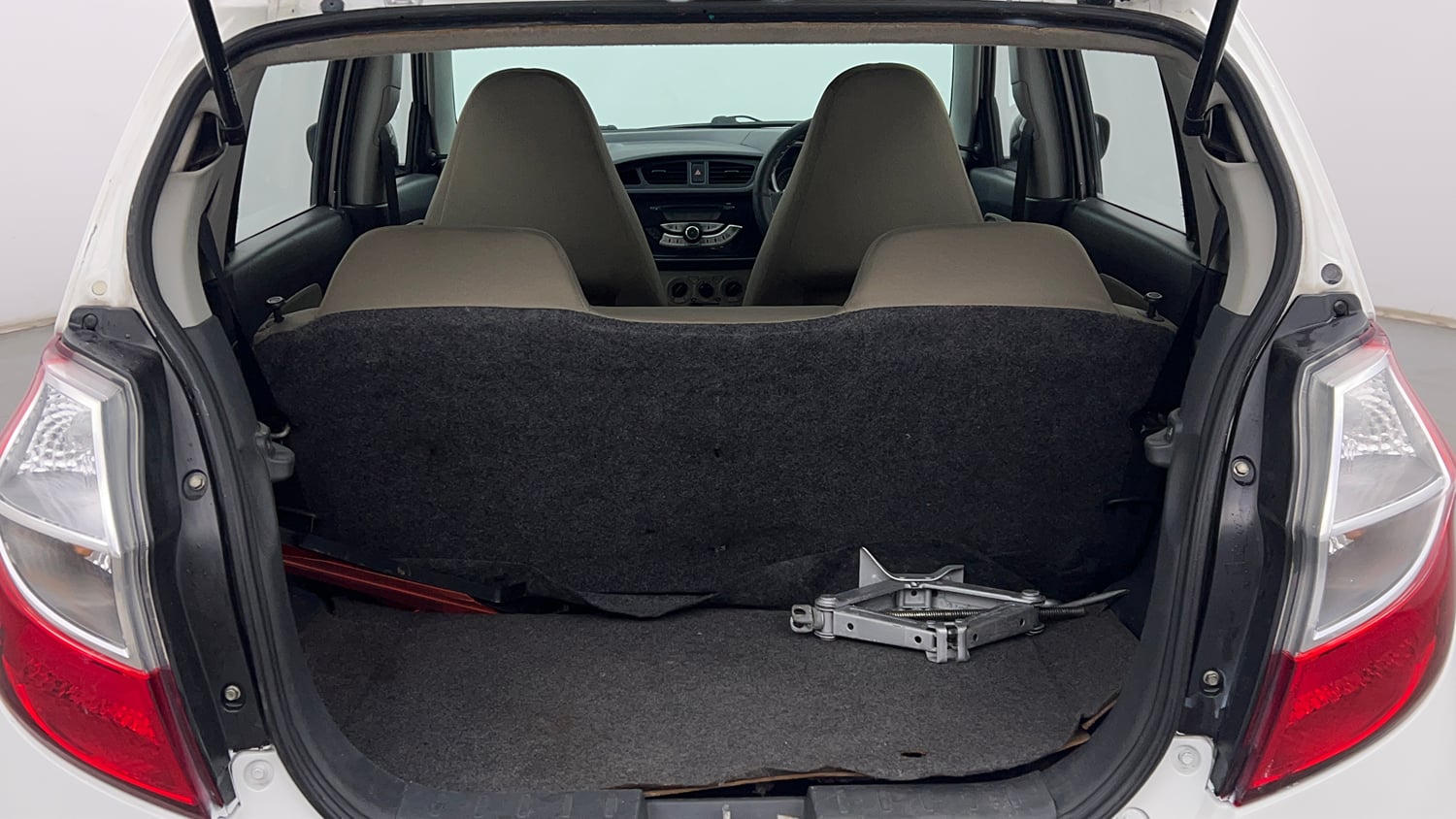Used 2015 Maruti Suzuki Alto K10 VXi Petrol Manual interior DICKY INSIDE VIEW