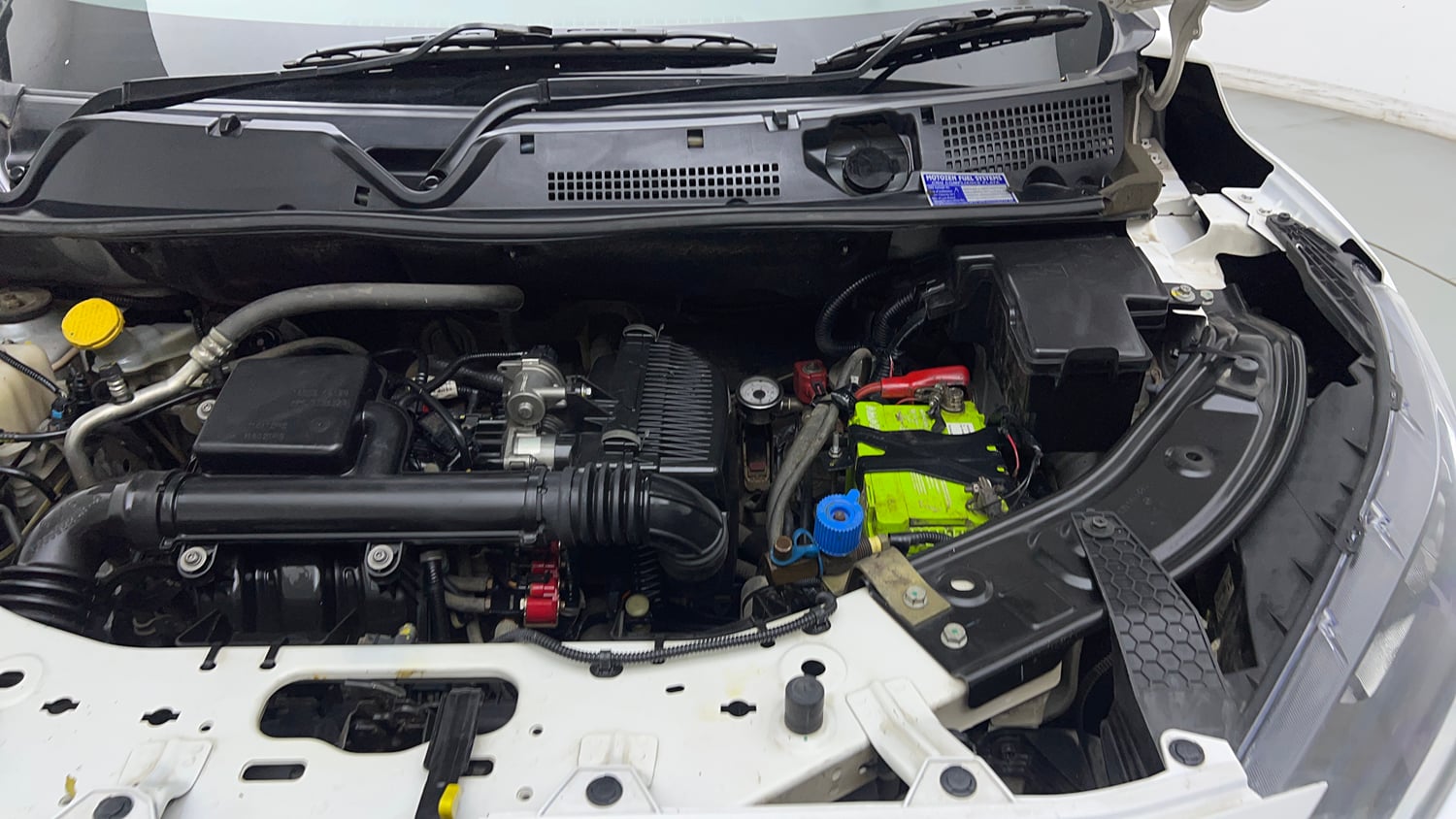 Used 2023 Nissan Magnite XE Petrol Manual engine ENGINE LEFT SIDE VIEW