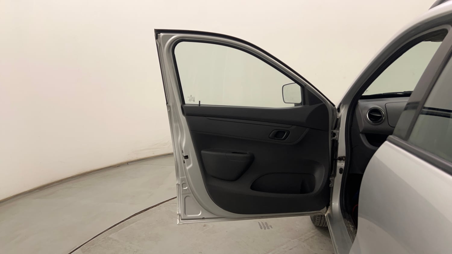 Used 2016 Renault Kwid RXT Petrol Manual interior LEFT FRONT DOOR OPEN VIEW
