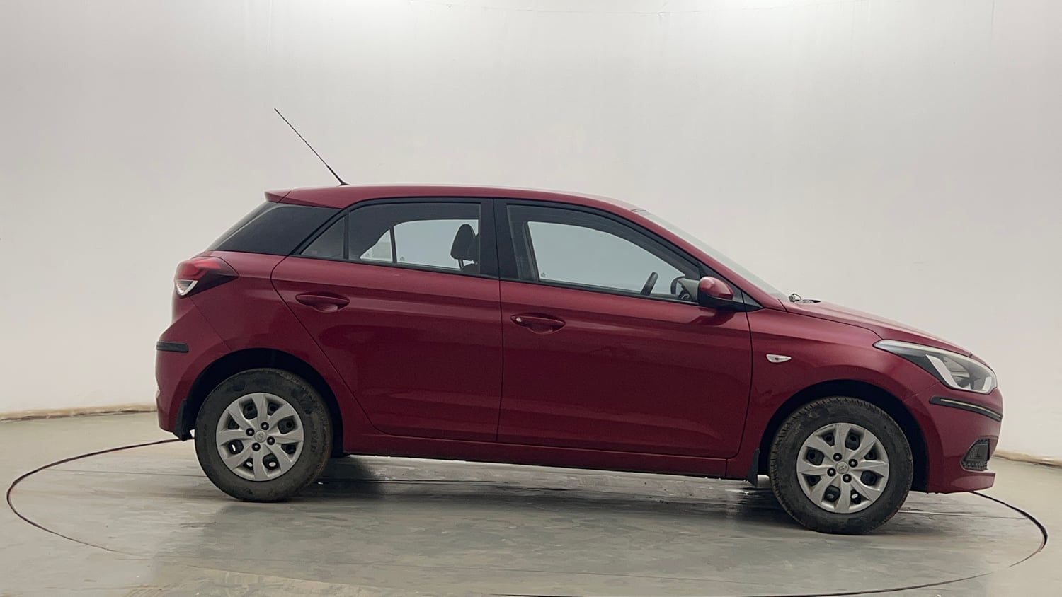 Used 2015 Hyundai Elite i20 Magna 1.2 Petrol Manual exterior RIGHT SIDE VIEW