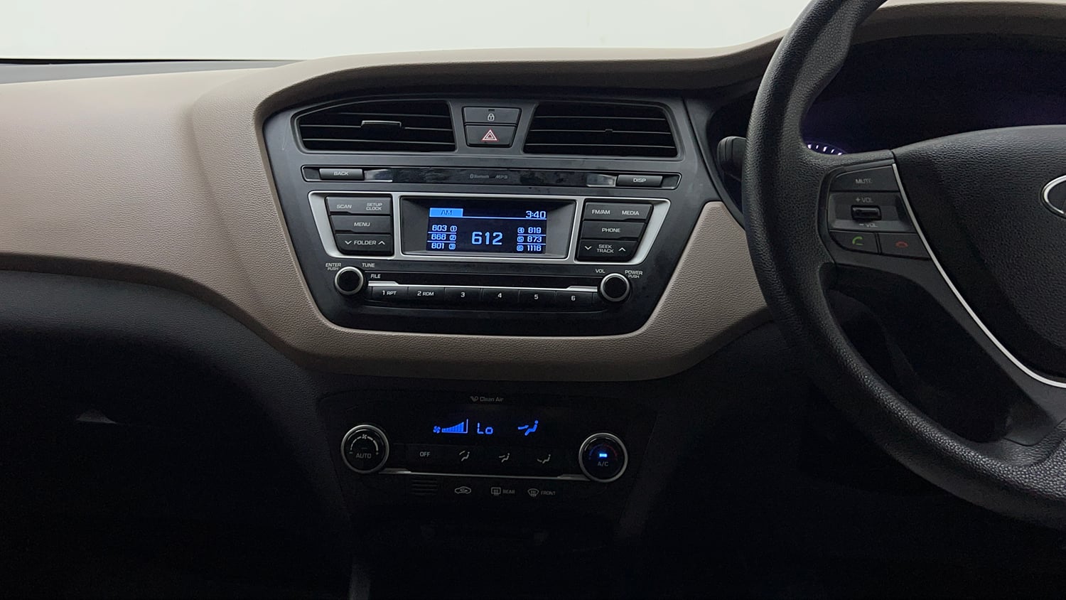 Used 2016 Hyundai Elite i20 Sportz 1.2 Petrol Manual interior MUSIC SYSTEM & AC CONTROL VIEW