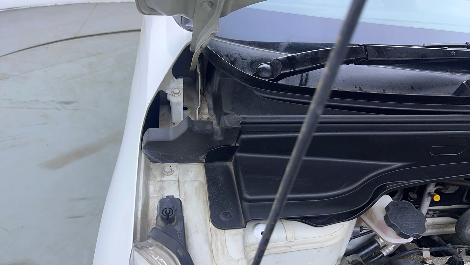 Used 2017 Hyundai Creta 1.6 E Plus Petrol Petrol Manual engine ENGINE RIGHT SIDE HINGE & APRON VIEW