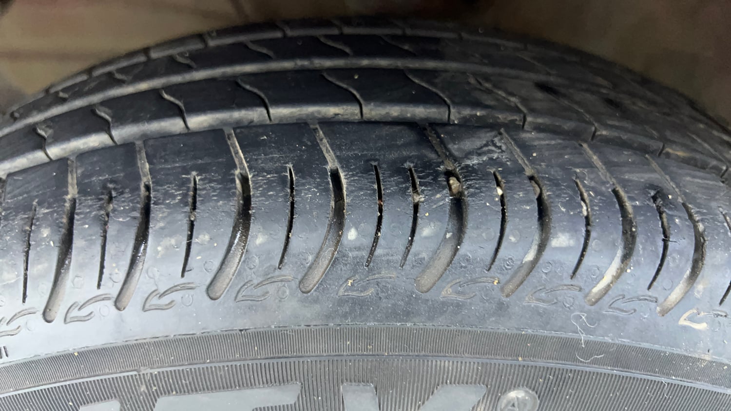 Used 2023 Maruti Suzuki S-Presso VXi S-CNG Cng Manual tyres LEFT FRONT TYRE TREAD VIEW