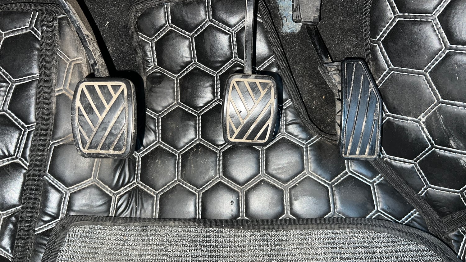 Used 2021 Maruti Suzuki Baleno Zeta Petrol Manual interior PEDALS VIEW